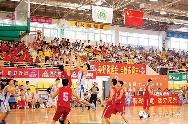 篮球短裤背心冠军是谁_篮球背心冠军短裤_篮球运动短裤背心