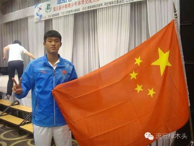 篮球短裤背心冠军是谁_篮球背心冠军短裤_篮球运动短裤背心