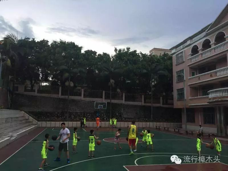 篮球运动短裤背心_篮球背心冠军短裤_篮球短裤背心冠军是谁