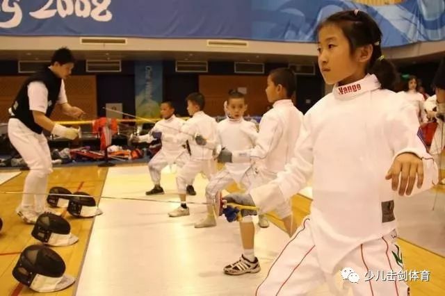 郑州击剑馆儿童_郑州儿童击剑培训_郑州击剑比赛儿童冠军是谁